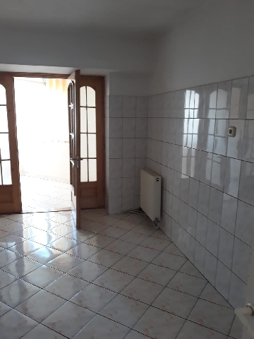 Apartament 3 camere 75mp - 1 Mai Piatra Neamt