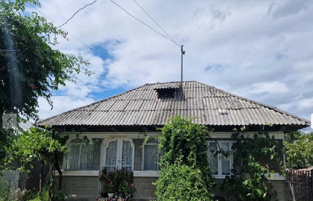 Casa cu teren in orasul Roznov, judetul Neamt, 1550 mp