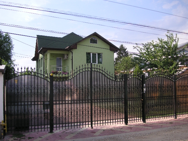 Vila P+E+M, Straulesti, curte mare si cu costuri eficiente