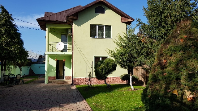 Direct proprietar - vila Straulesti P+E+pod mansardabil, curte mare si buncar