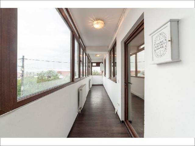 Vanzare 4 camere Bradu, 5 minute de Pitești, garaj, panouri fotovoltaice